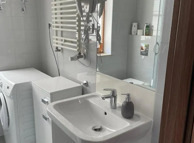 Pod śnieżką Uroczy Z Kominkiem *